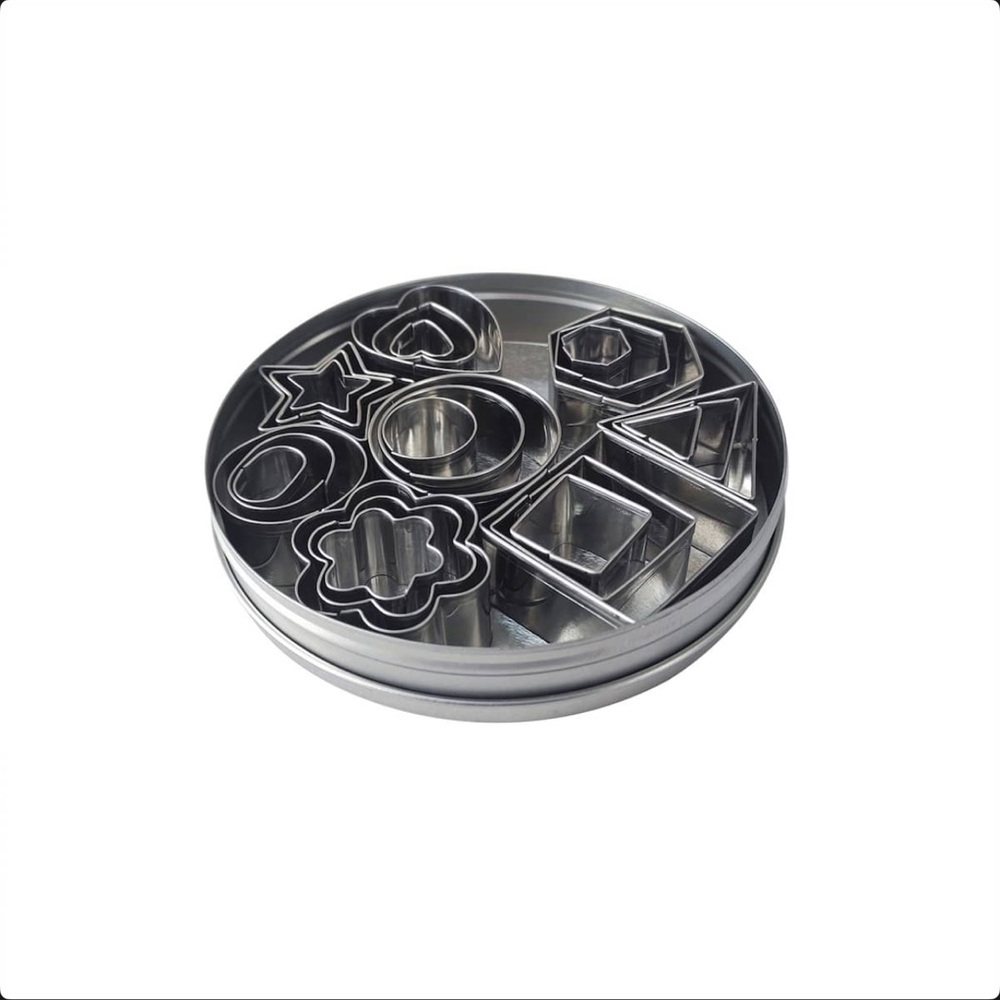 25 piece fondant cutters with tin